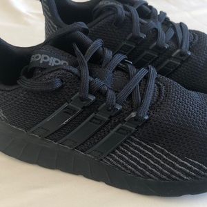 Boys Adidas Black sneakers Size 2.5